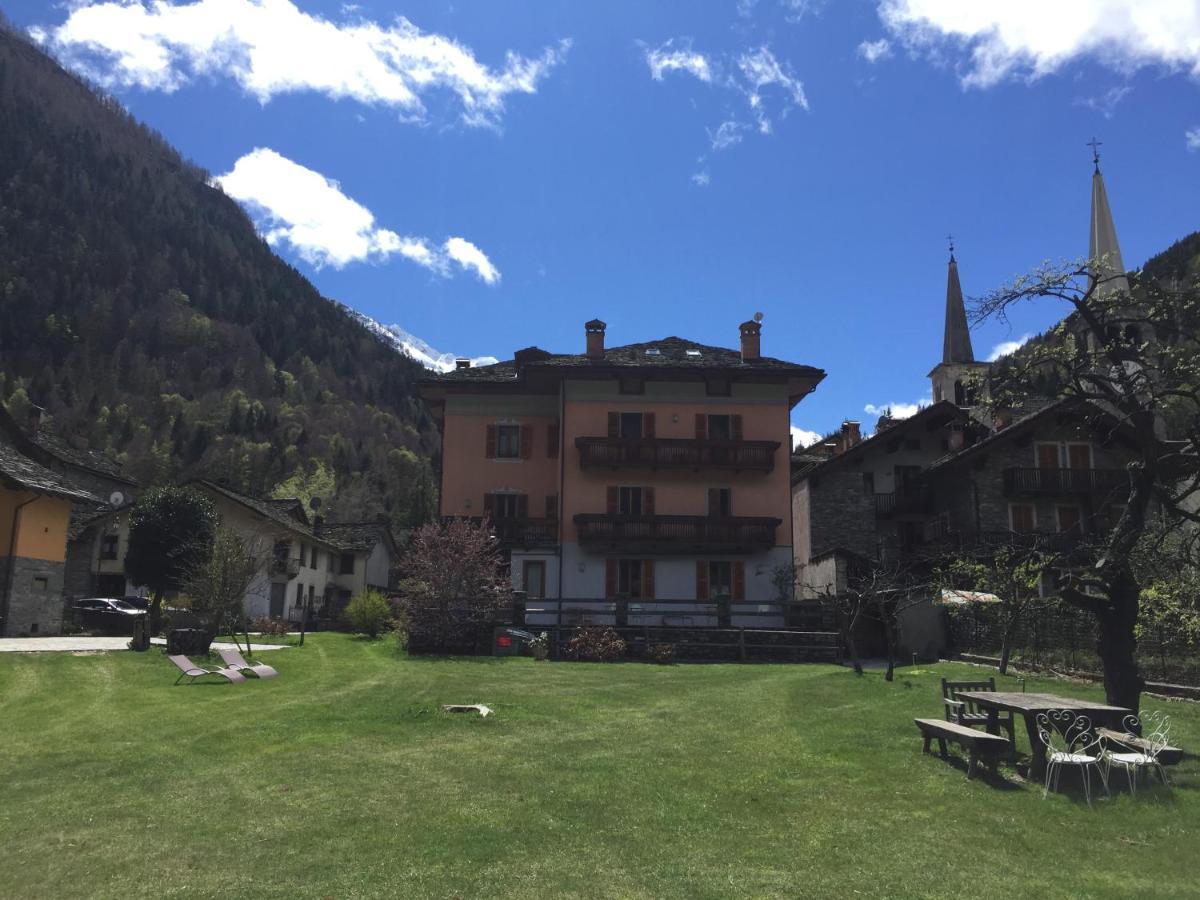 Tre Alberi Liberi Bed & Breakfast Alagna Valsesia Exterior photo