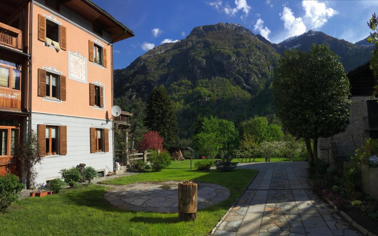 Tre Alberi Liberi Bed & Breakfast Alagna Valsesia Exterior photo
